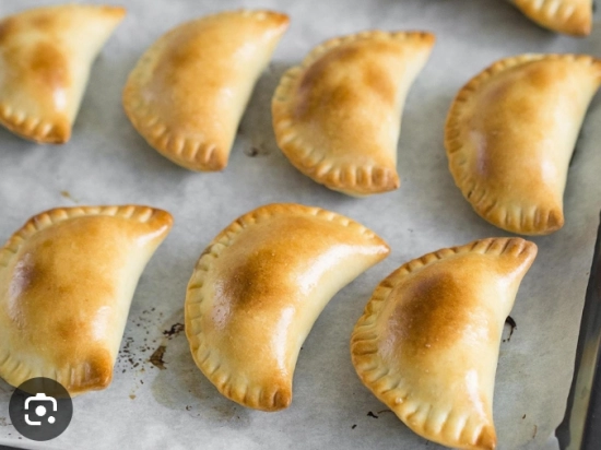 Drożdżowe pierożki pizzowe