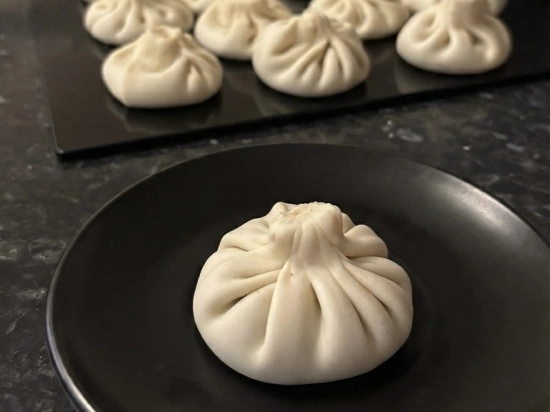 Chinkali gruzińskie – soczyste pierożki z mięsem (ręcznie lepione)