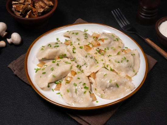 Pierogi z ziemniakami i borowikami - 10 szt