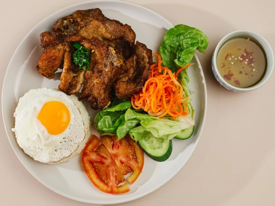 🍚 🥩 Com tam  - Ryż z karkówką i smażonym jajkiem