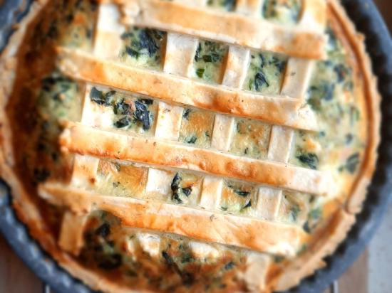 Tarta ze szpinakiem fetą i pomodorkami