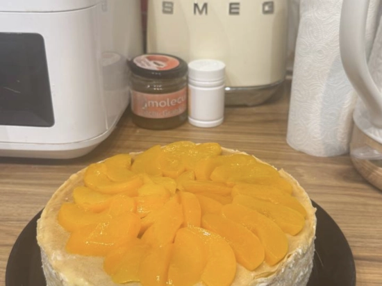 Tort Naleśnikowy z Brzoskwiniami