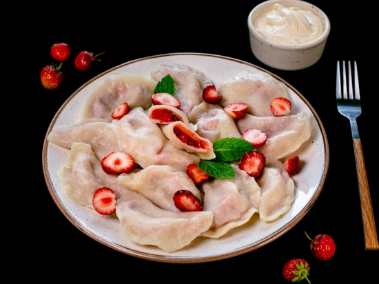 Pierogi z truskawkami (bez cukru)