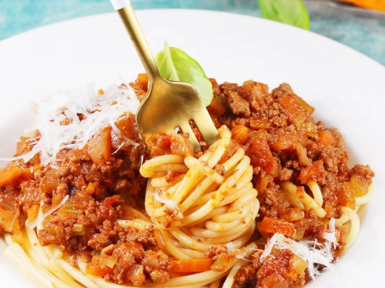 Spaghetti bolognese z pecorino romano