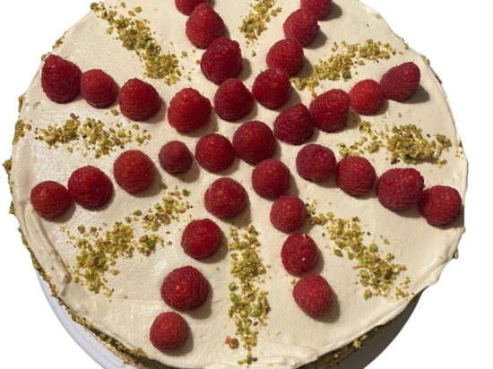 Tort pistacjowy 22cm (10 porcji)