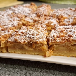 Jabłecznik cynamonowy z kruszonką