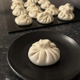 Chinkali gruzińskie – soczyste pierożki z mięsem (ręcznie lepione)