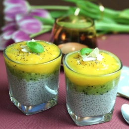 JOGURT Z MANGO I CHIA