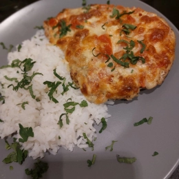 Pierś z kurczaka z mozzarellą i pomidorami