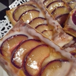 Francuskie ze śliwkami