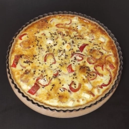 Tarta z marynowaną papryką i serem feta