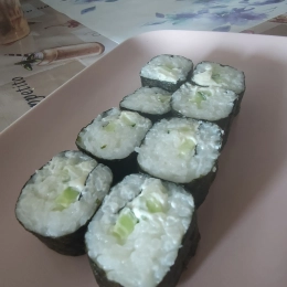 Sushi maki ser I ogorek