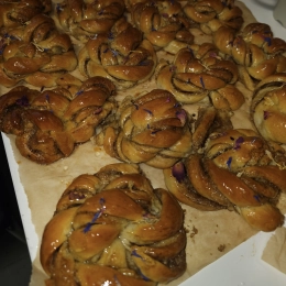 Kanelbullar z kardamonem - szwedzkie kardamonki  z palonym masłem