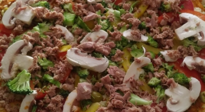 Fuerte, pizza z tuńczykiem na cienkim cieście