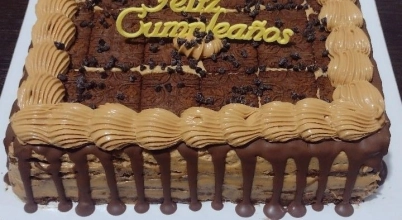 REAL Chocolate and cream cake (40 people)