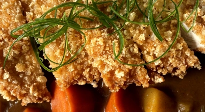 Katsu kare (japońskie curry z kotletem schabowym)