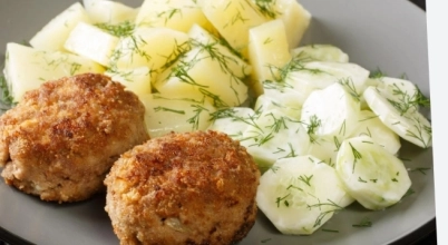 Kotlety mielone w chrupiącej panierce Panko z młodymi ziemniaczkami, koperkiem i masełkiem (350 g)