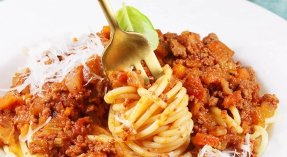 Spaghetti bolognese z pecorino romano