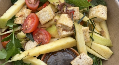 Sałatka z mango i tofu