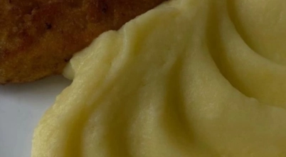 Puree ziemniaczane i kotleciki z kurczaka